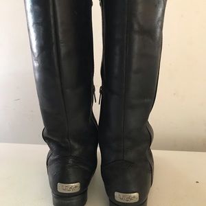 Black leather winter boots
